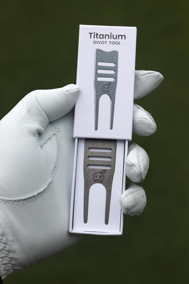 Fastfuse Titanium 4-in-1 Golf Divot Repair Tool & Ball Marker - Club Tee - Groove Cleaner - Putting Alignment Aid - Image 3